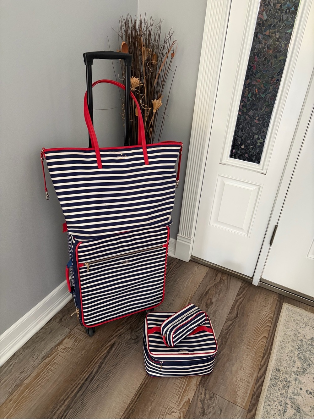 Kate Spade Luggage Set with matching Make-up Bags